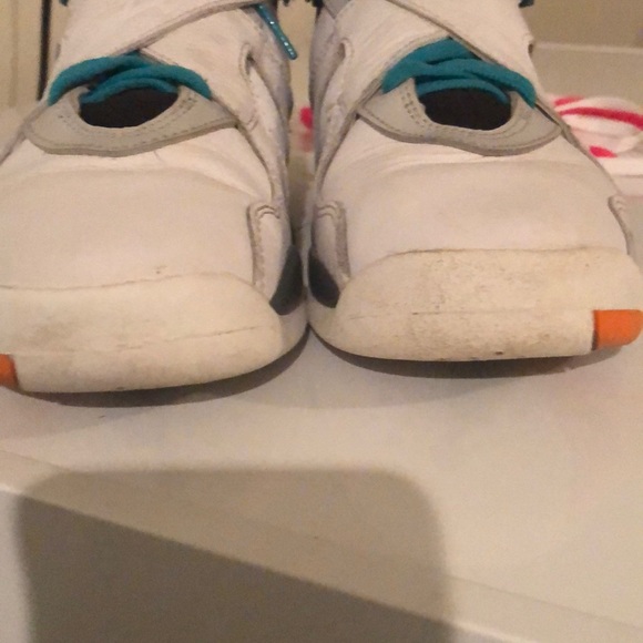 Shoes - Picture 6 of 7